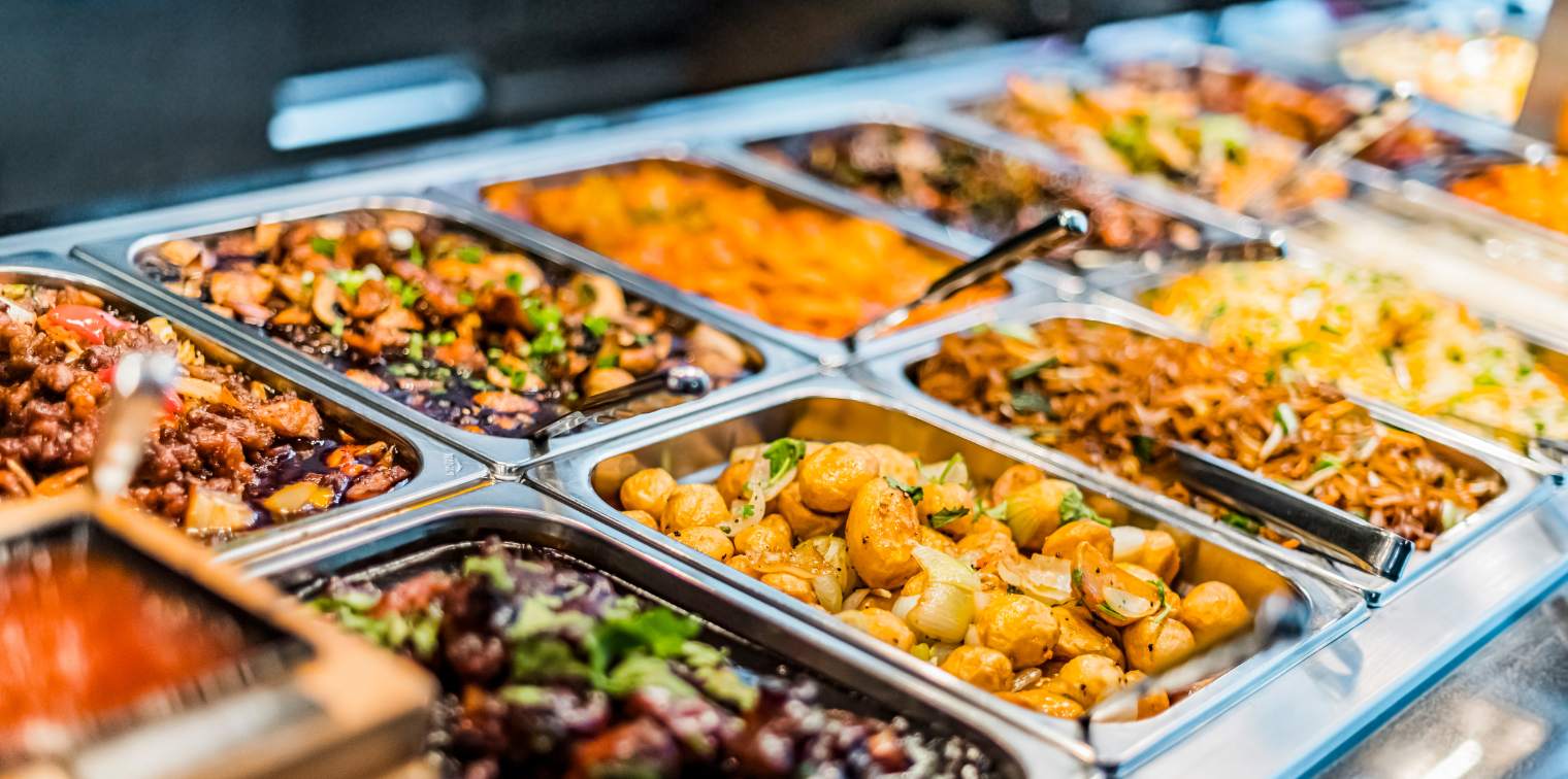 هزینه غذا در امارات ۱۴۰۴ برای غذاهای فست فودی